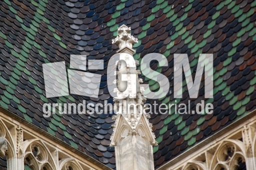 Stephansdom_Dach_3.JPG